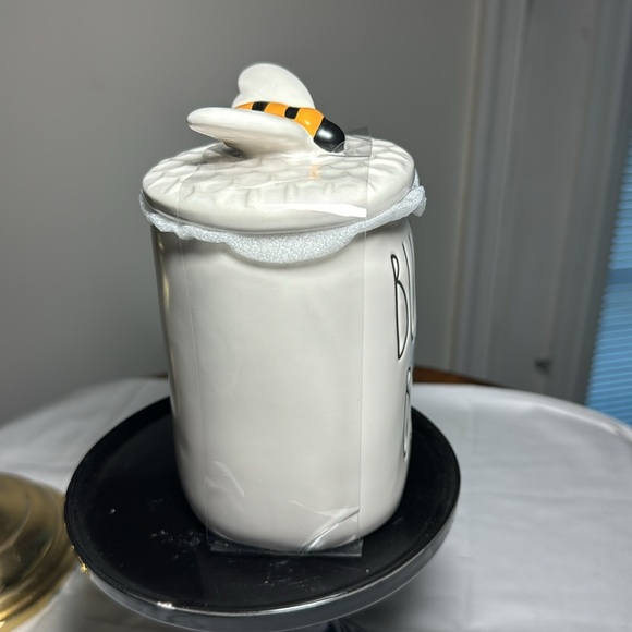 Rae Dunn Busy Bee mug with bee topper - Picture 5 of 6